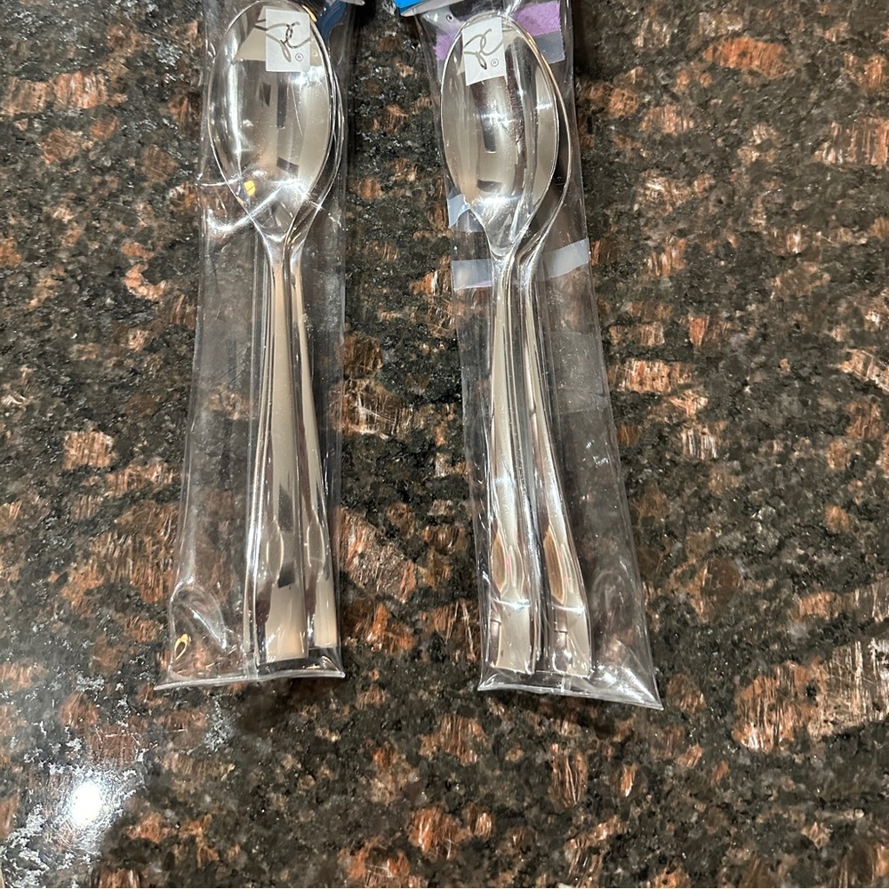 BNWT 2 sets of 3 tablespoons. Last pic just to show size comparison.